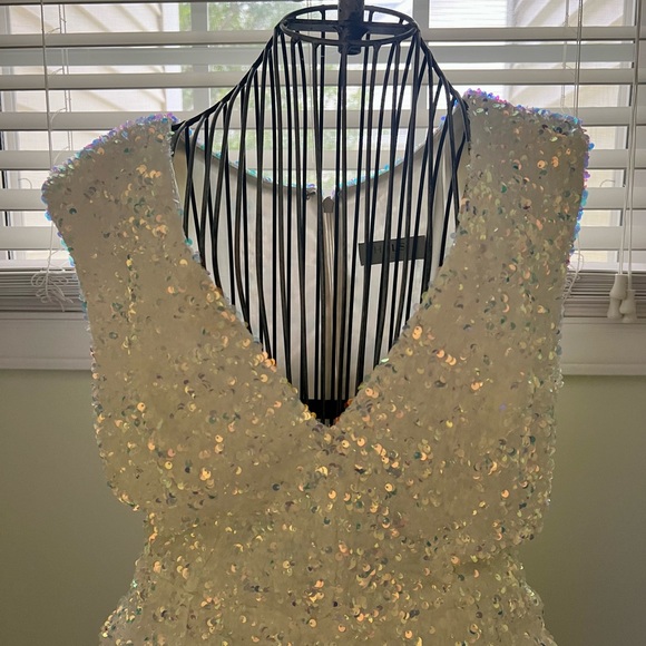 Helsi Jodi Dress in white sequins - Picture 4 of 8